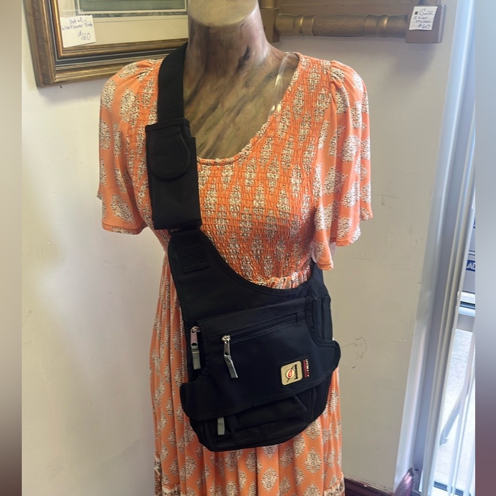 Compackteam Backpack Style#: Q01H Black